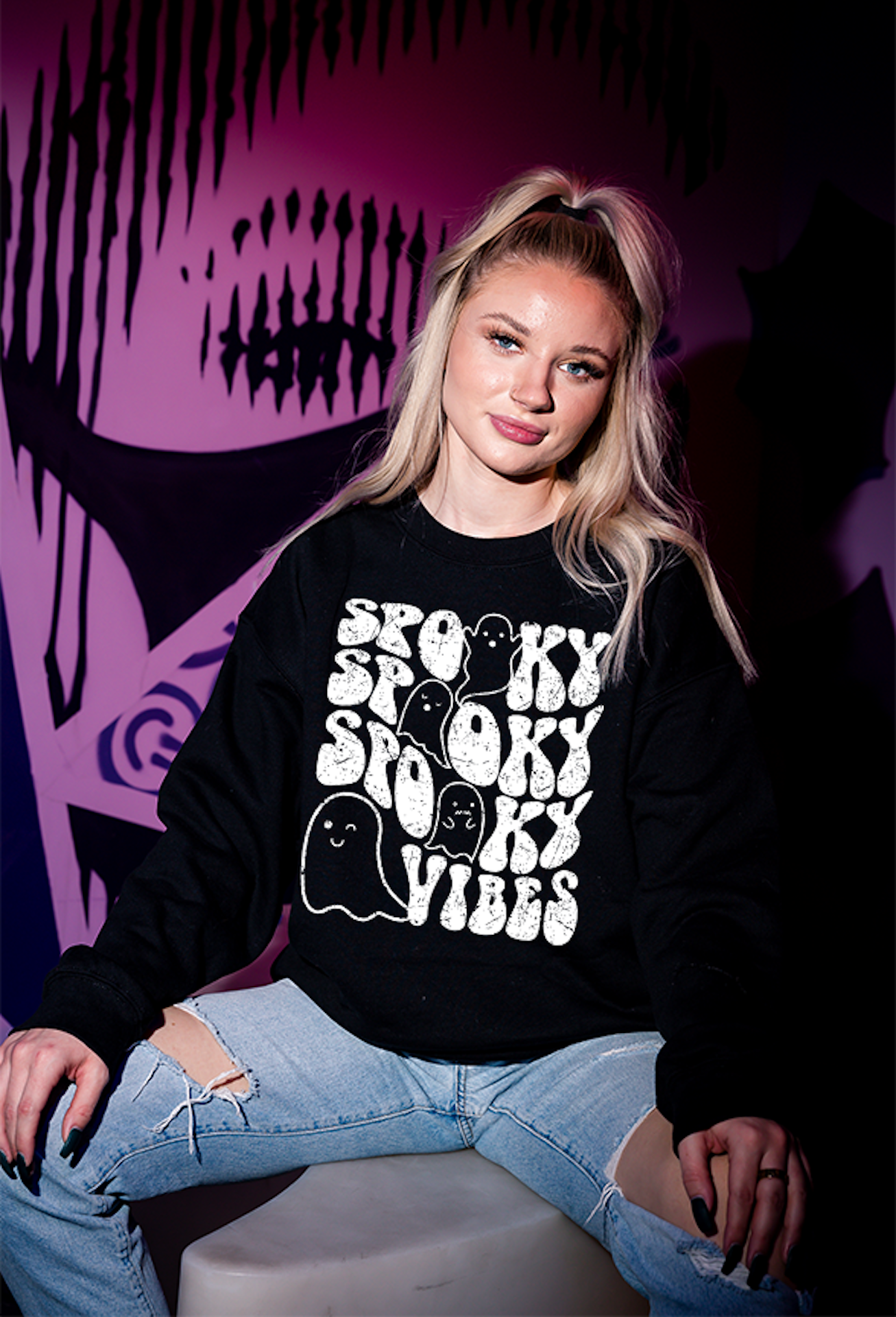 Distressed Retro Spooky Vibes  Heavy Blend Sweatshirt